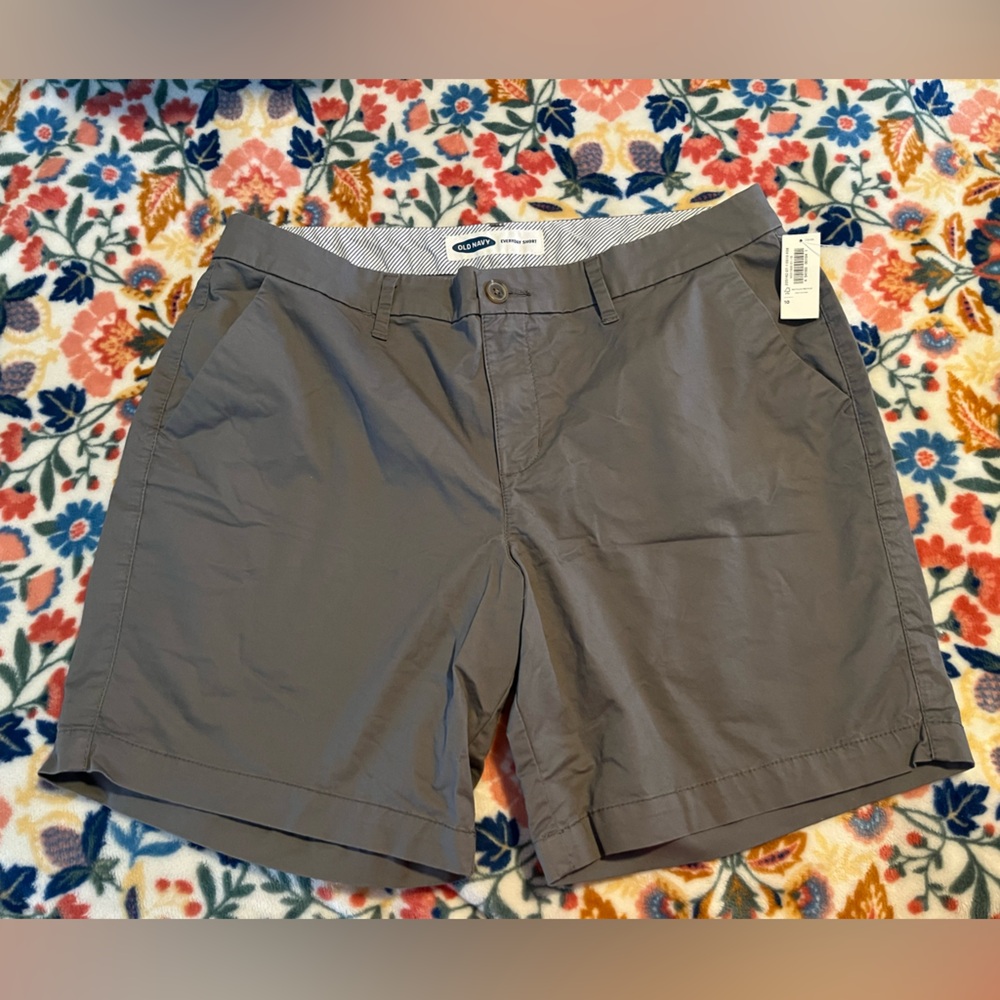 Old Navy Women's Gray Bermuda Shorts